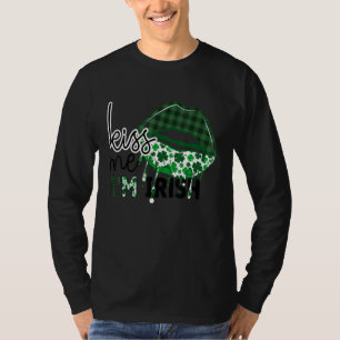 Kiss Me I'm Irish Funny Saint Patrick Day Men Wom T-Shirt