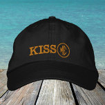 KISS ME Retrohut / Fun Party Trucker Cap Bestickte Baseballkappe<br><div class="desc">Bestickte Hats: Klassischer Retro-Party-Hut mit Text "KISS ME" - lustige Mode,  Bachelor-Party,  Uni-Kleidung,  geheimer Weihnachtsmann,  Bürofeiern / Nachtausklang</div>