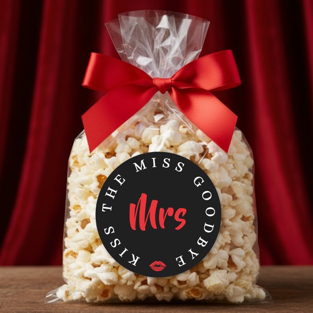 Kiss the Miss Goodbye Mrs Bachelorette Party Runder Aufkleber (Von Creator hochgeladen)