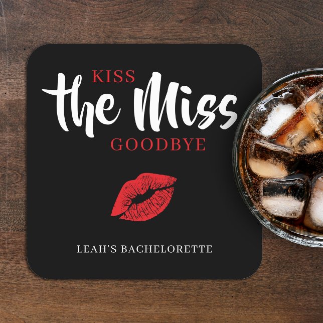 Kiss the Miss Goodbye Red Lip Bachelorette Party Rechteckiger Pappuntersetzer (Von Creator hochgeladen)