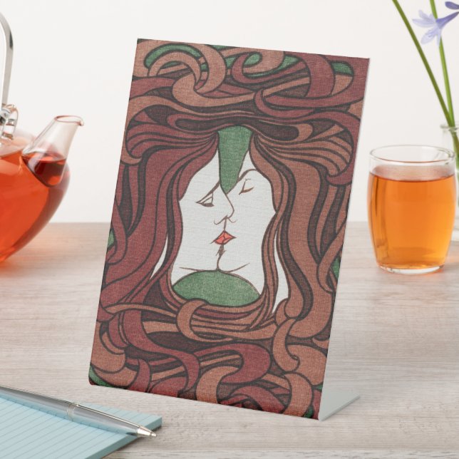 Kiss von Peter Behrens Sockelschild (In Situ)