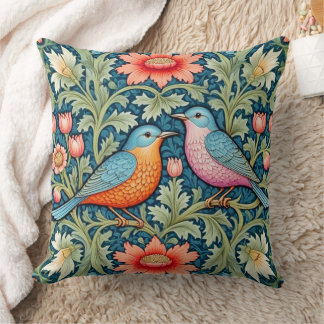 Kissen im William-Morris-Stil mit Blumen/Vögeln.