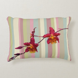 Kissen mit einem Sprühnebel von Cattleya-Orchideen