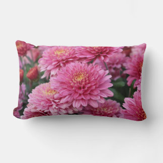 Kissen mit kräftigen rosa Chrysanthemen