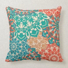Kissen mit Mandala-Blumenmuster