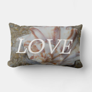 Kissen mit Muscheln am Strand Inspiration