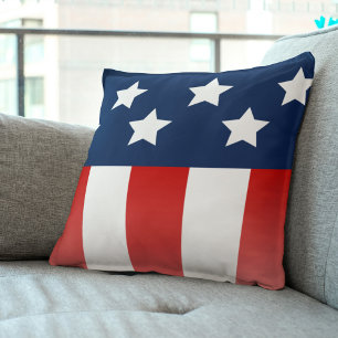 Kissen mit patriotischem Schild und kühner Erbscha