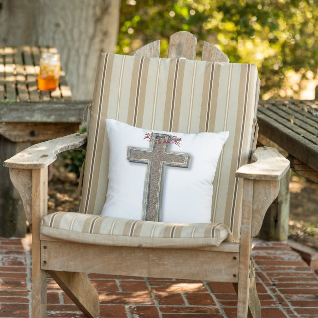 Kissen mit weißem Hintergrund über den Außenbereic (Stuhl)