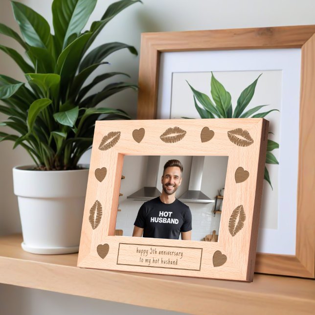 Kisses for Husband 5. Wedding Anniversary Geschenk Geätzte Rahmen (Kisses for your hot husband! Makes a great 5th wedding anniversary gift)