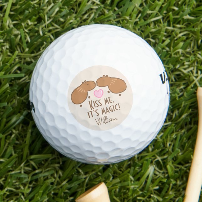 Kissing Capybaras Personalisiert Golfball (Capybara golf)
