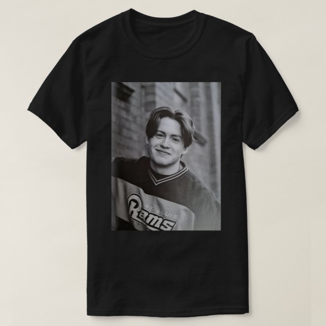 Kit Connor , Geschenk für Freund , Kit Connor Lov T-Shirt (Design vorne)