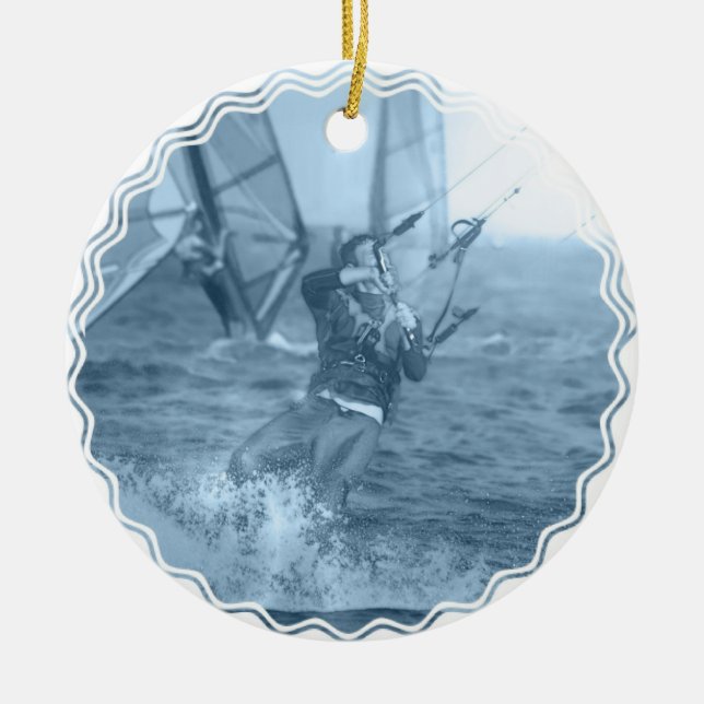 Kiteboarders mit Windsurfers-Verzierung Keramikornament (Vorne)