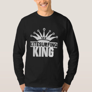 Kitesurf Kiteboarding King, der ein Drachen auf de T-Shirt