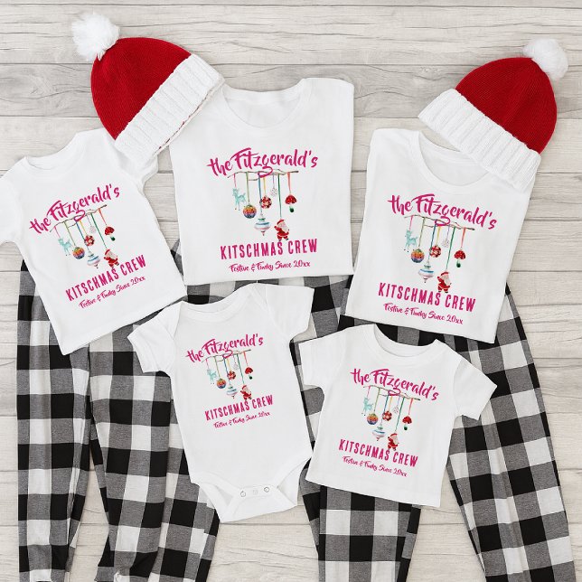 Kitsch Christmas | Familienurlaub T-Shirt (Von Creator hochgeladen)