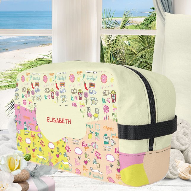 Kitschiges Pastellrosa Kawaii-Doodle Waschbeutel (Girly Pastel Pink Kawaii Doodle Dopp Kit ©Susanne Sachers - Sunny Wanderlust 🌞✈️)