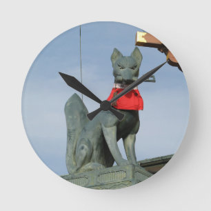 Kitsune キ ネ (Fox) mit Key in Mouth Runde Wanduhr
