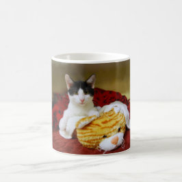 Kitten mit Toy Tiger Tasse