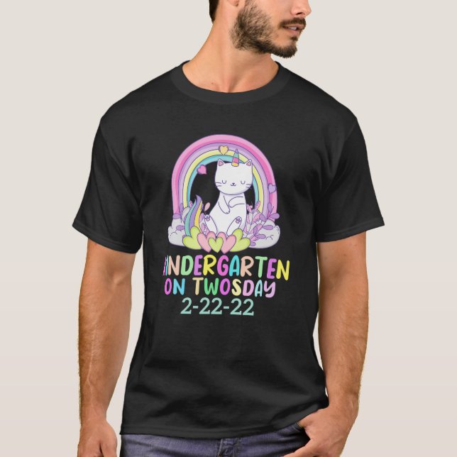 Kitten Rainbow Kindergarten am 2. T-Shirt (Vorderseite)