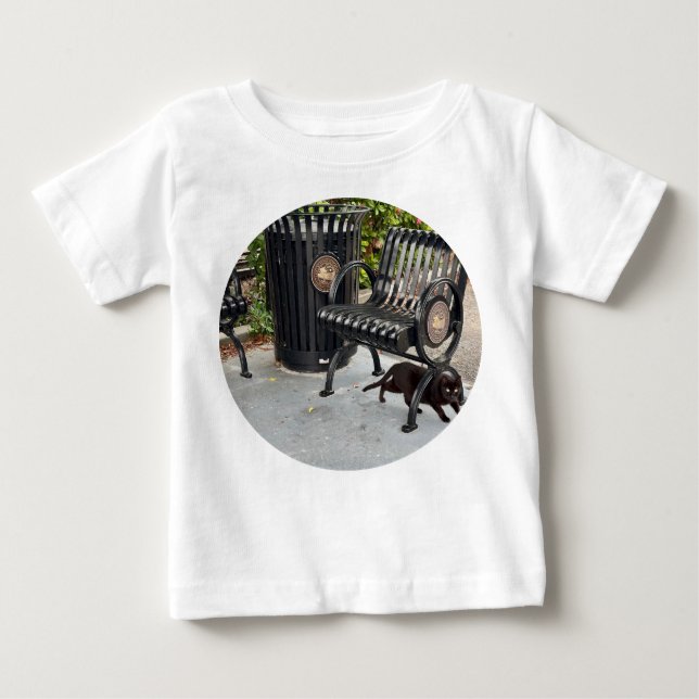 Kitty im Park Baby T-shirt (Vorderseite)