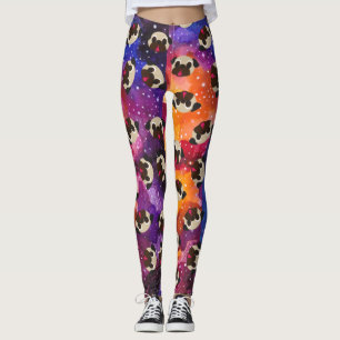 Kitz-Möpse auf kosmischem Raum-Hintergrund Leggings