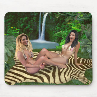 KITZELNDE FRAUEN IM RINGKAMPF MOUSEPAD