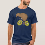 Kiwi-Reitfahrrad mit Kiwi-Rädern T-Shirt<br><div class="desc">Kiwi-Reitfahrrad mit Kiwi-Rädern 

Entwurfsillustration durch Mike joos…
Netz http://www.mikejoos.com</div>