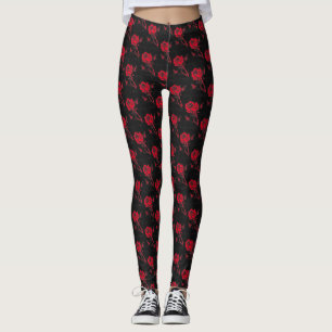 Klarer roter Holzschnitt deckte Rose auf einem Leggings
