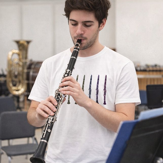 Klarinetten Regenbogen T-Shirt (A shirt with a clarinets in red, yellow, orange, green, purple, blue and pink)