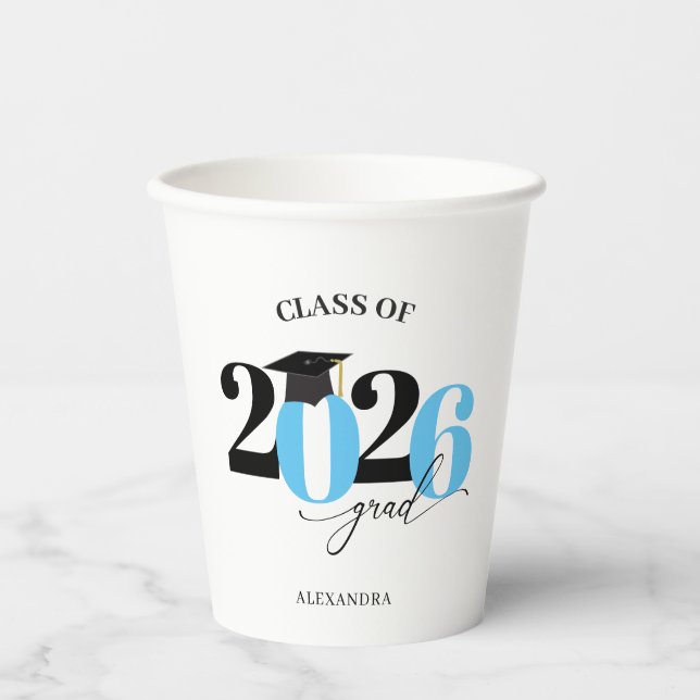 Klasse 2023 Graduate Light BlueModern Tyopgraphy Pappbecher (Vorderseite)