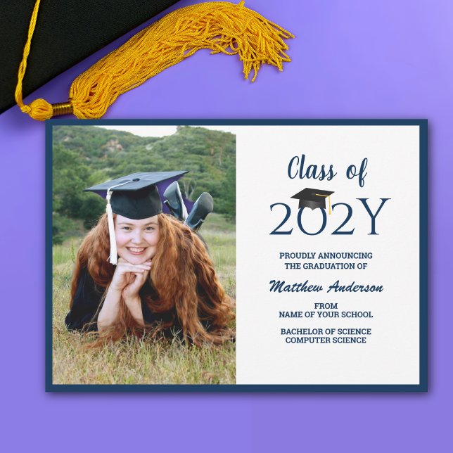 Klasse 2024 Navy Blue Graduate Foto Abschluss Ankündigung (Von Creator hochgeladen)