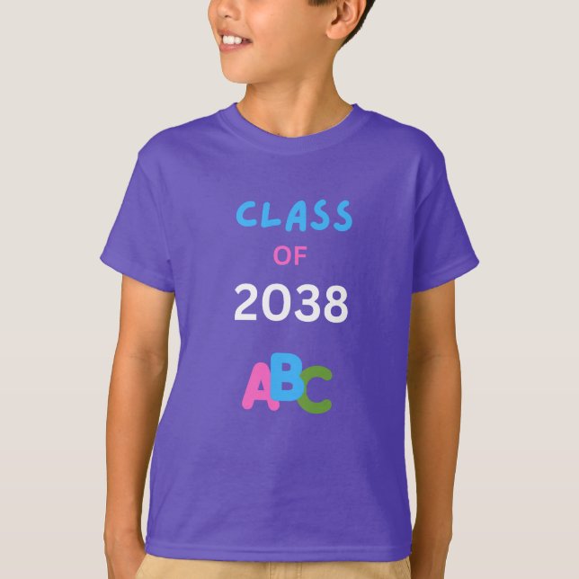 Klasse 2038 mit T-Shirt (Vorderseite)