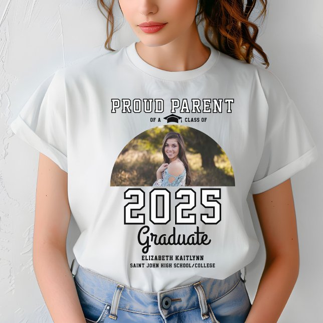 Klasse der Eltern mit Abschluss 2025 T-Shirt (Von Creator hochgeladen)