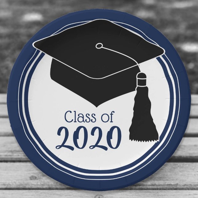 Klasse der Grad Cap Navy und White 2024 Pappteller (Von Creator hochgeladen)