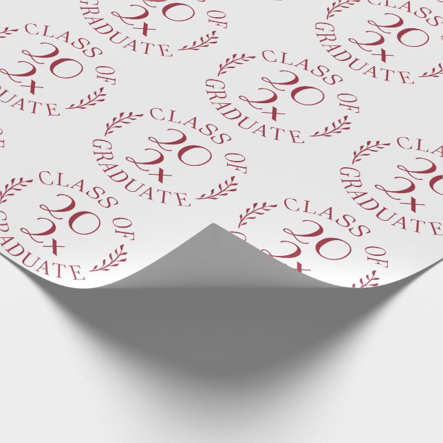 Klasse der Graduate Burgundy White Typografy Geschenkpapier (Ecke)