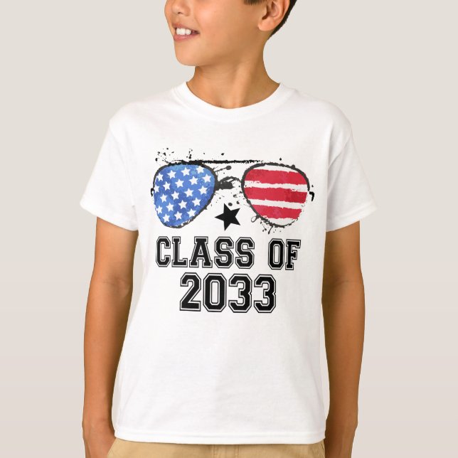 Klasse der Patriotischen Sonnenbrillen 2033 T-Shirt (Vorderseite)