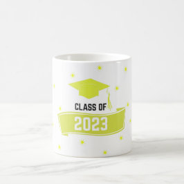 Klasse des Abschluss-Hutes 2023 mit Tasse