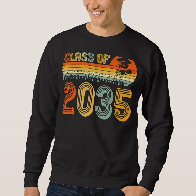 Klasse von 2035 wird mit mir vor dem Abschluss Vin Sweatshirt (Vorderseite)