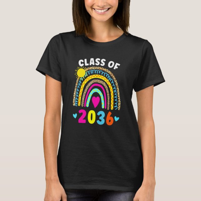 Klasse von 2036 Abschluss vor K Graduate Rainbow T-Shirt (Vorderseite)