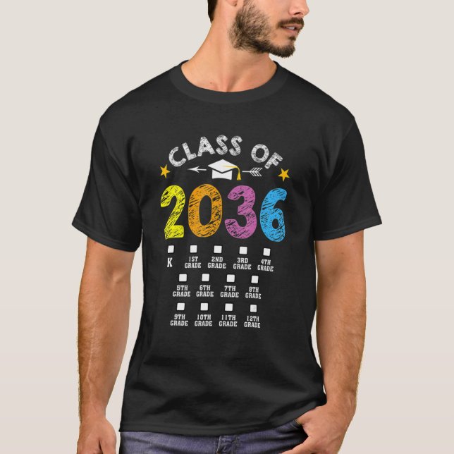Klasse von 2036 wächst mit Me Checklist-Abschluss T-Shirt (Vorderseite)