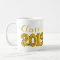 Klasse von Gold 2019 steigt Tasse für Absolvent im