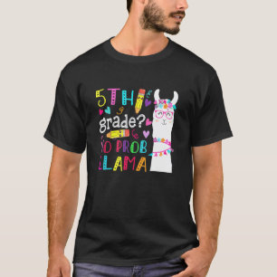 Klassenlehrer und Schüler der 5. Klasse am ersten T-Shirt
