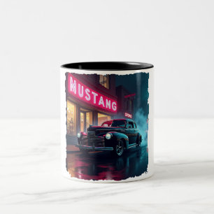 Klassiker aus den 1940er Jahren unter Neonlichtern Zweifarbige Tasse