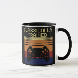 KLASSISCH AUSGEBILDET TASSE