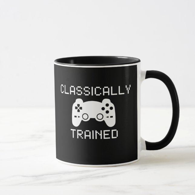 KLASSISCH AUSGEBILDET TASSE (Rechts)