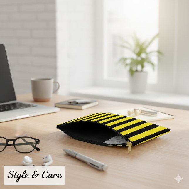 Klassisch hell Gelb und schwarz Streifen Zubehörtasche (Classic Bright Yellow and Black Striped Accessory Pouch)