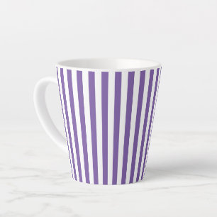 Klassisch lila und weiß vertikal gestreift milchtasse