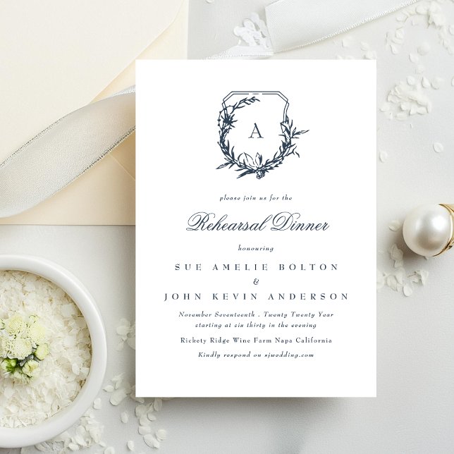 klassisch marineblau Monogram Wappen Probe Dinner Einladung (Von Creator hochgeladen)