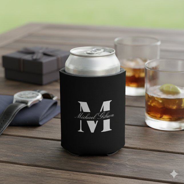 Klassisch Schwarz | Benutzerdefiniertes Monogramm  Dosenkühler (Classic Black | Custom Monogram Wedding Groomsmen Can Cooler)