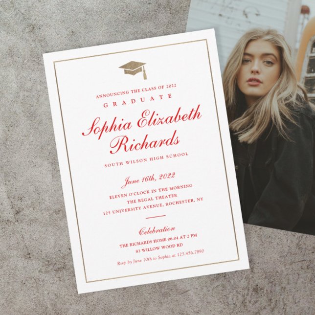 Klassische Abschluss-Einladung mit goldenem Foto Einladung (Classic red and gold script formal photo graduation invitations.)