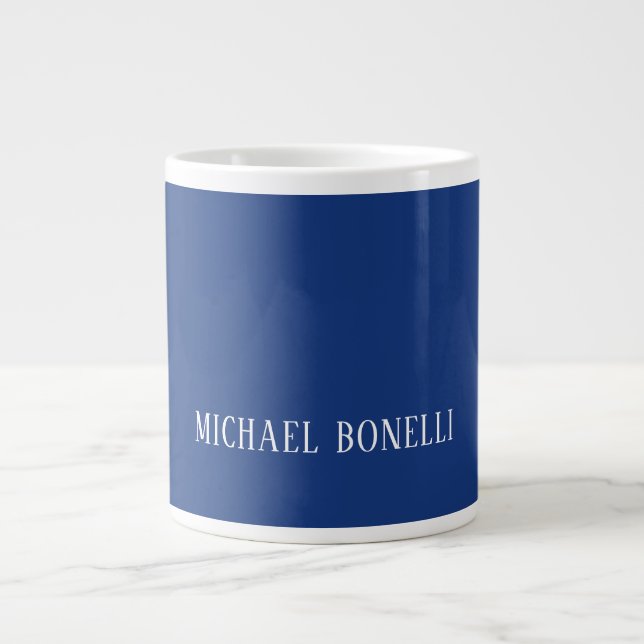 Klassische blaue einfache elegante Serifenschrift  Jumbo-Tasse (Vorderseite)